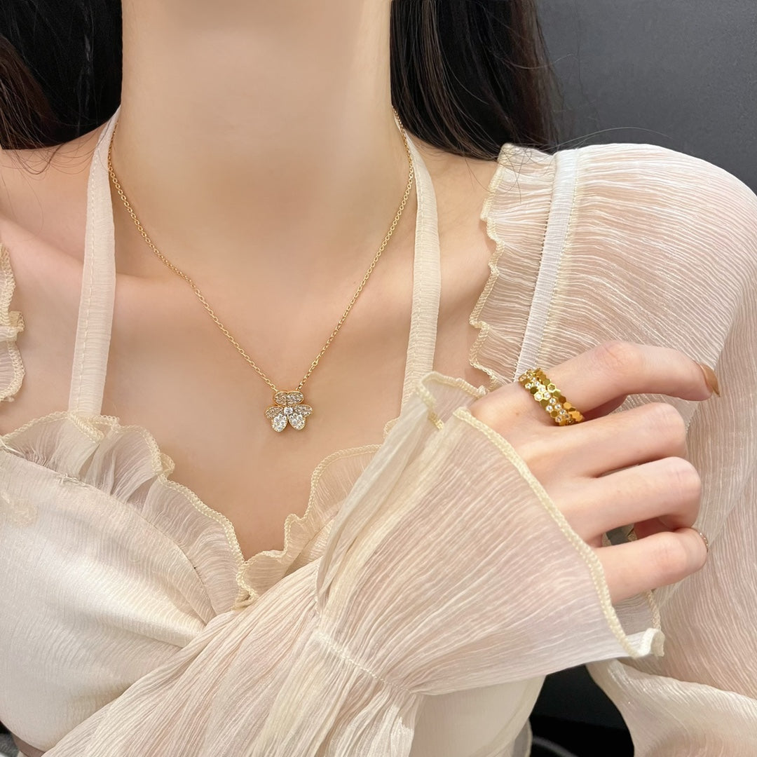 [Riva Jewelry]PAVÉ DIAMOND FLOWER CHARM NECKLACE