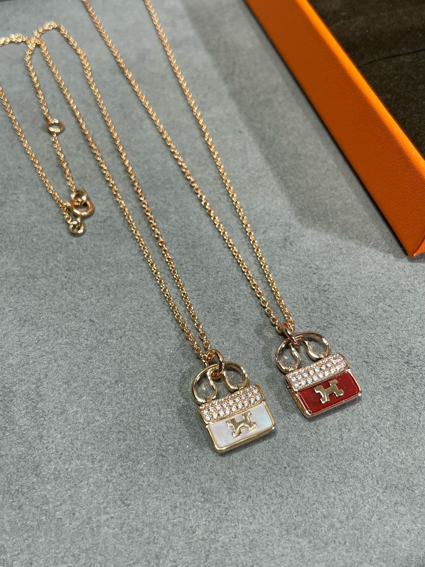 [Riva Jewelry]H CIRCE MOISSANITE PENDANT NECKLACE GOLD