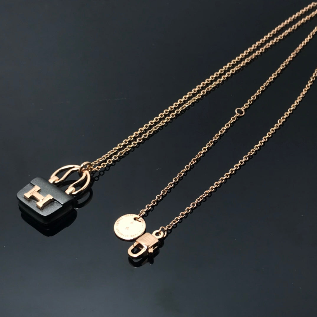 [Riva Jewelry]WOMEN'S HM AMULETTES CONSTANCE PENDANT NECKLACE