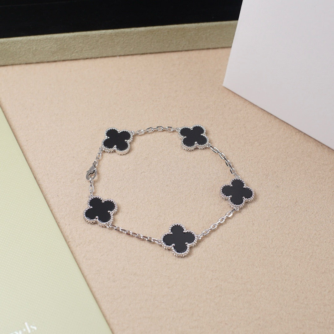 [Riva Jewelry]LUCKY CLOVER 5-MOTIF BRACELET - BLACK OXNY COLLECTION
