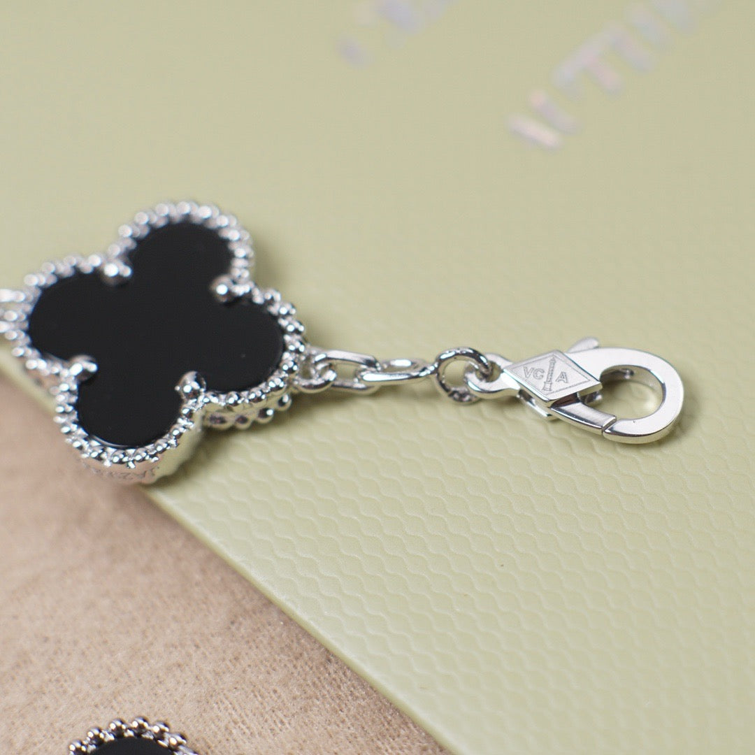 [Riva Jewelry]LUCKY CLOVER 5-MOTIF BRACELET - BLACK OXNY COLLECTION