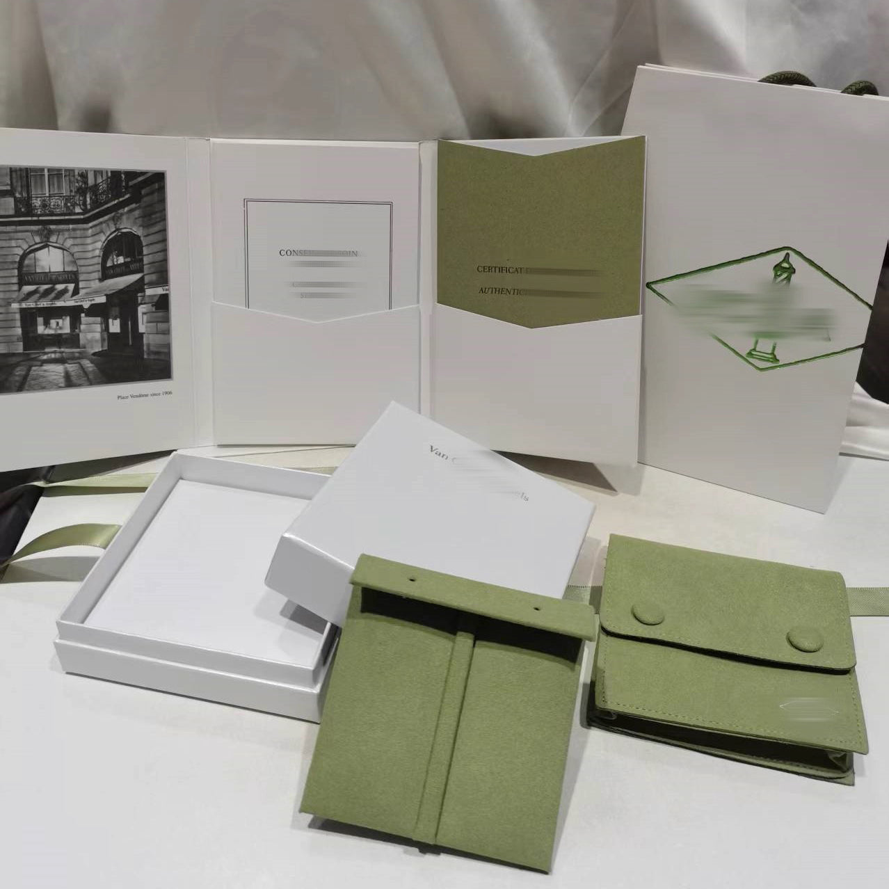 [Riva Jewelry]CLOVER BRAND JEWELRY BOX