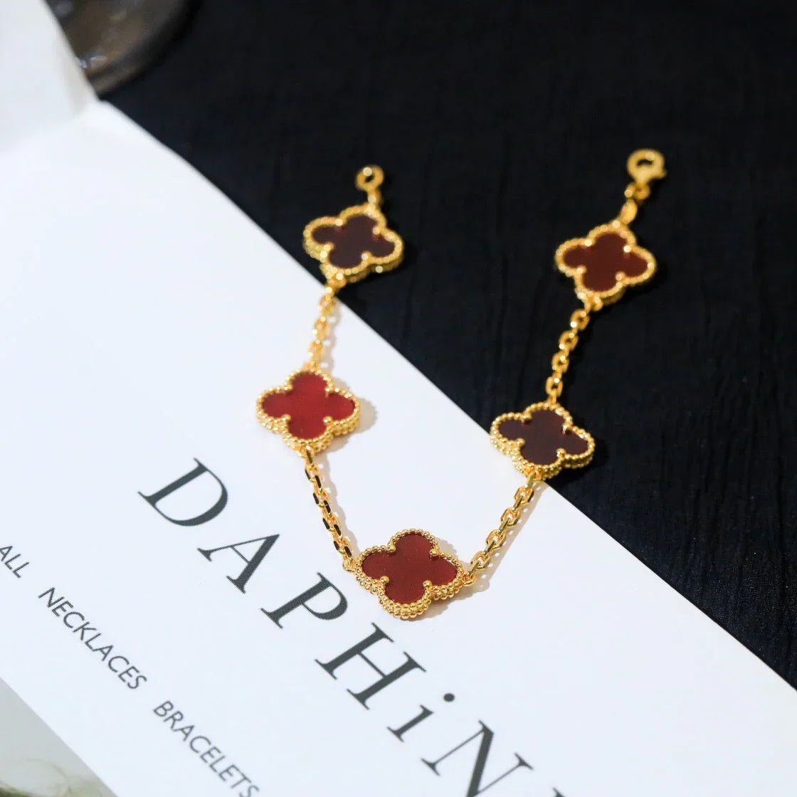 [Riva Jewelry]LUCKY CLOVER 5-MOTIF BRACELET - RED CARNELIAN COLLECTION