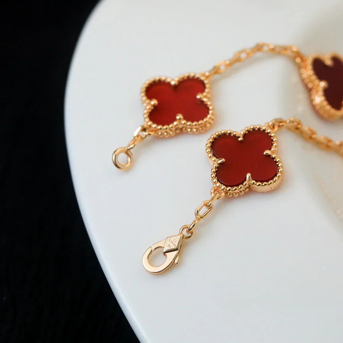 [Riva Jewelry]LUCKY CLOVER 5-MOTIF BRACELET - RED CARNELIAN COLLECTION
