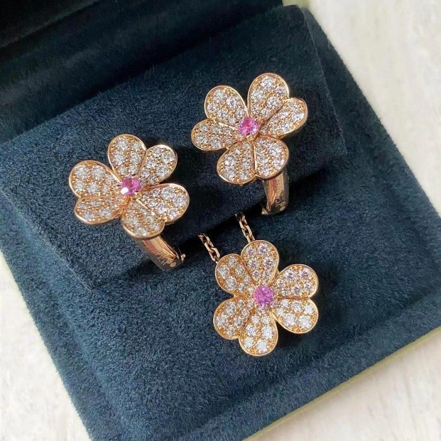[Riva Jewelry]PAVÉ DIAMOND BUTTERFLY CHARM NECKLACE