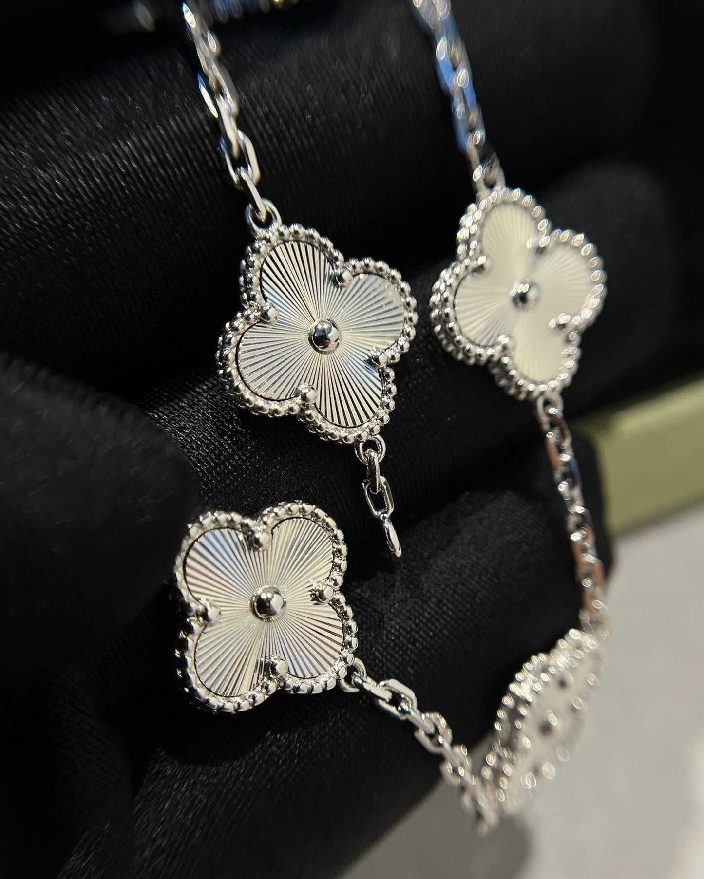 [Riva Jewelry]LUCKY CLOVER 5-MOTIF BRACELET - LASER COLLECTION